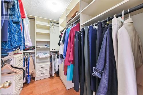 2368 Folkway Drive, Mississauga, ON - Indoor With Storage