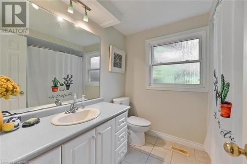 2368 Folkway Drive, Mississauga, ON - Indoor Photo Showing Bathroom