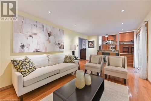 2368 Folkway Drive, Mississauga, ON - Indoor Photo Showing Living Room