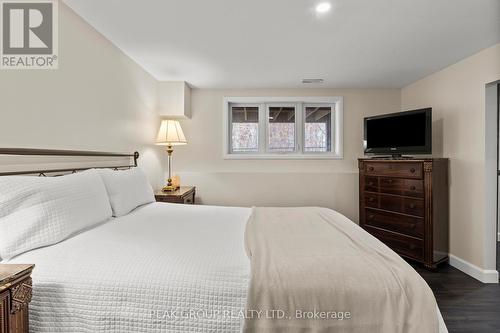 2 - 9245 Shoveller Drive, Niagara Falls (219 - Forestview), ON - Indoor Photo Showing Bedroom