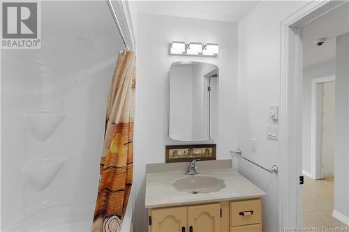 4120 Route 114, Hopewell Cape, NB - Indoor Photo Showing Bathroom