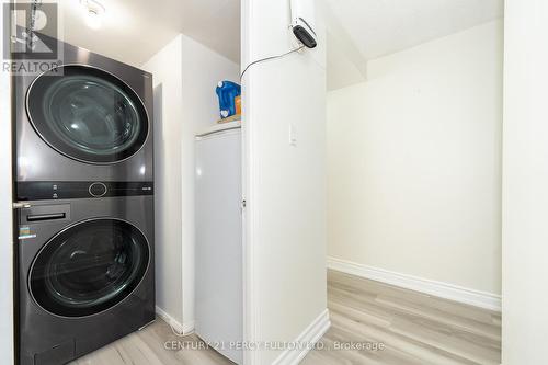 1404 - 25 Sunrise Avenue, Toronto, ON - Indoor Photo Showing Laundry Room