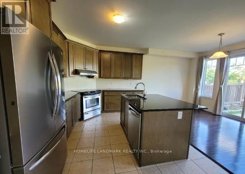 27 Philips View Crescent E, Richmond Hill, ON - Indoor Photo Showing Kitchen