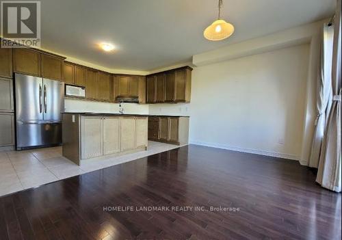 27 Philips View Crescent E, Richmond Hill, ON - Indoor Photo Showing Kitchen