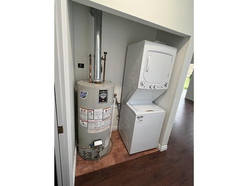 Rancher 21956 88 Avenue, Langley, BC - Indoor Photo Showing Laundry Room