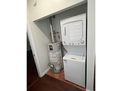 Rancher 21956 88 Avenue, Langley, BC - Indoor Photo Showing Laundry Room