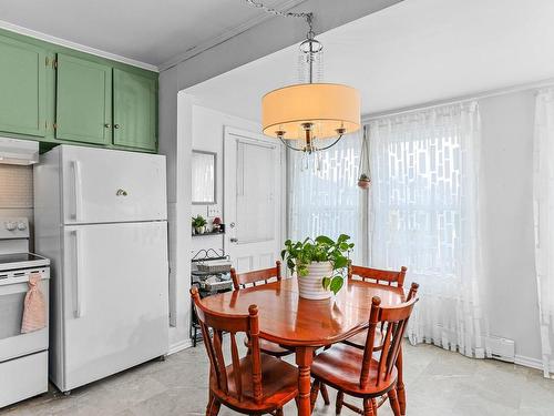 Cuisine - 140  - 142 Rue St-Lambert, Salaberry-De-Valleyfield, QC - Indoor Photo Showing Dining Room