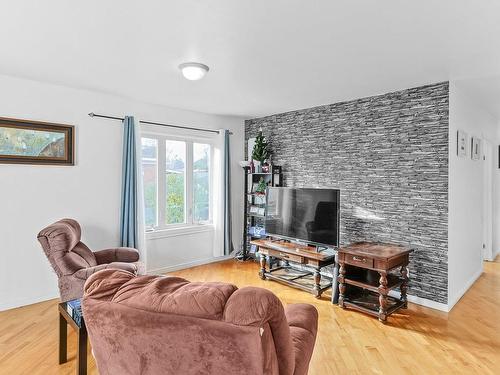 Salon - 140  - 142 Rue St-Lambert, Salaberry-De-Valleyfield, QC - Indoor Photo Showing Living Room