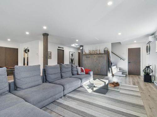 Family room - 10 Ch. Kalmia, Saint-Donat, QC - Indoor Photo Showing Living Room