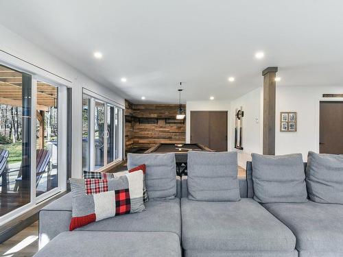 Family room - 10 Ch. Kalmia, Saint-Donat, QC - Indoor Photo Showing Living Room