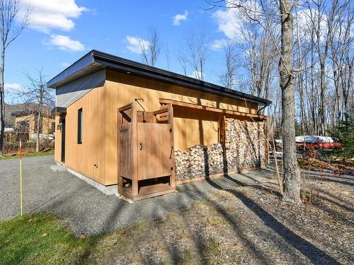 Garage - 10 Ch. Kalmia, Saint-Donat, QC - Outdoor