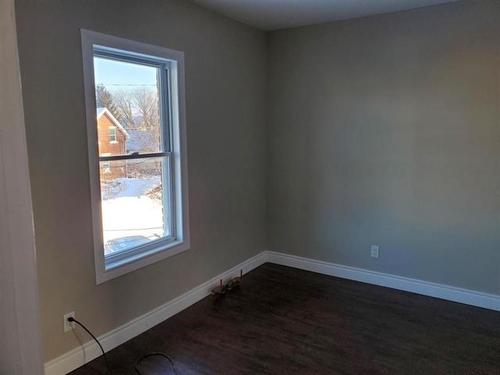 233 Cameron St, Thunder Bay, ON - Indoor Photo Showing Other Room