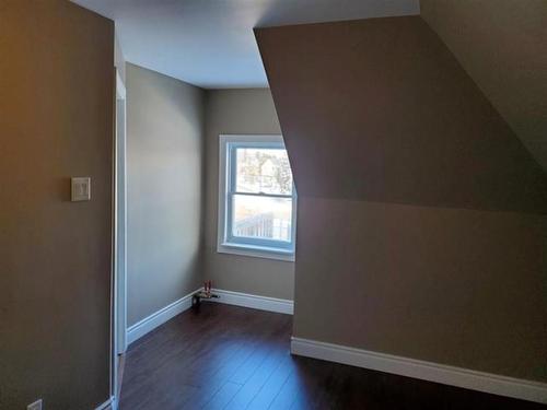 233 Cameron St, Thunder Bay, ON - Indoor Photo Showing Other Room