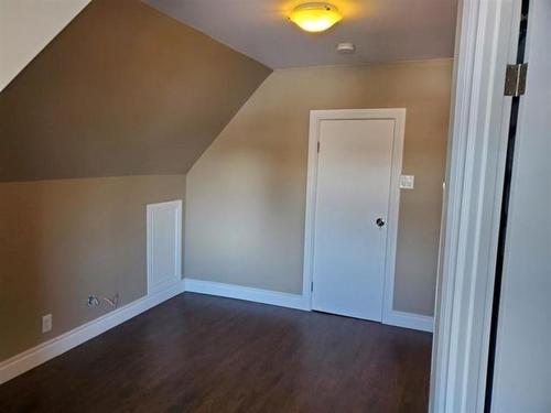 233 Cameron St, Thunder Bay, ON - Indoor Photo Showing Other Room