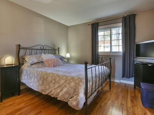 Chambre Ã  coucher principale - 380 Rue Maisonneuve, Saint-Jean-Sur-Richelieu, QC - Indoor Photo Showing Bedroom