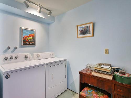 Salle de lavage - 380 Rue Maisonneuve, Saint-Jean-Sur-Richelieu, QC - Indoor Photo Showing Laundry Room