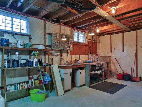 Salle familiale - 380 Rue Maisonneuve, Saint-Jean-Sur-Richelieu, QC - Indoor Photo Showing Basement