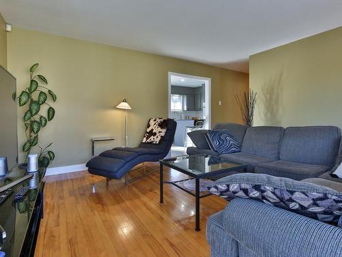 Vue d'ensemble - 380 Rue Maisonneuve, Saint-Jean-Sur-Richelieu, QC - Indoor Photo Showing Living Room