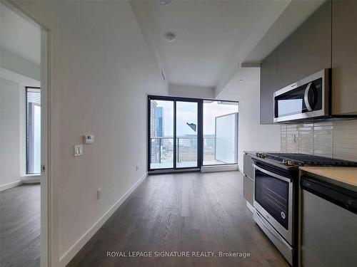 1303-2A Church St, Toronto, ON - Indoor Photo Showing Kitchen