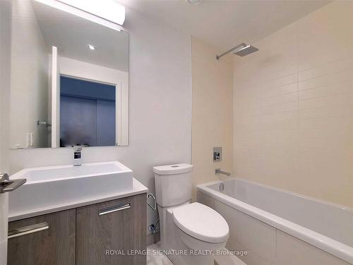 1303-2A Church St, Toronto, ON - Indoor Photo Showing Bathroom