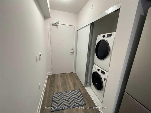 3607-99 Broadway Ave, Toronto, ON - Indoor Photo Showing Laundry Room