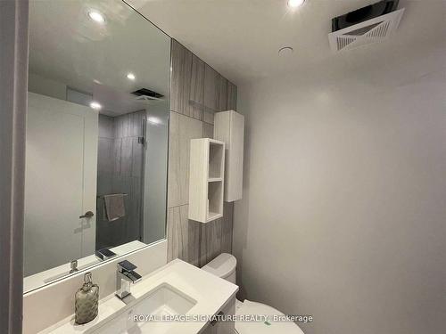 3607-99 Broadway Ave, Toronto, ON - Indoor Photo Showing Bathroom