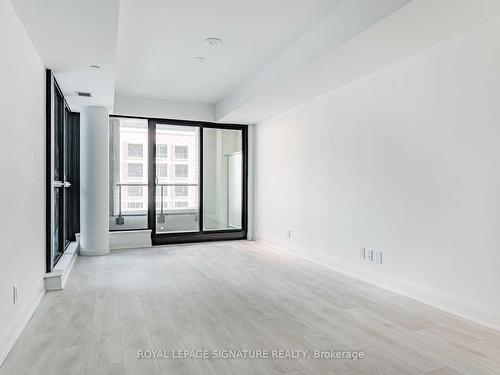 431-33 Frederick Todd Way, Toronto, ON - Indoor Photo Showing Other Room