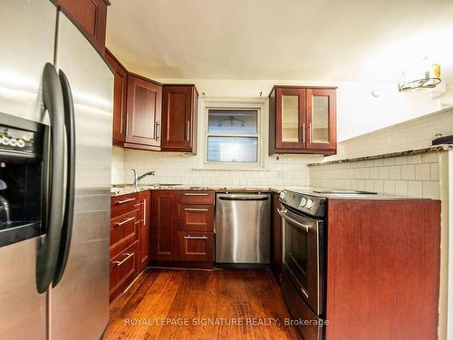 Main-68 Lawson Rd, Toronto, ON - Indoor Photo Showing Kitchen