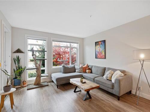 107-6540 Metral Dr, Nanaimo, BC - Indoor Photo Showing Living Room