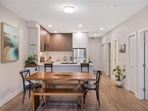 107-6540 Metral Dr, Nanaimo, BC - Indoor Photo Showing Dining Room