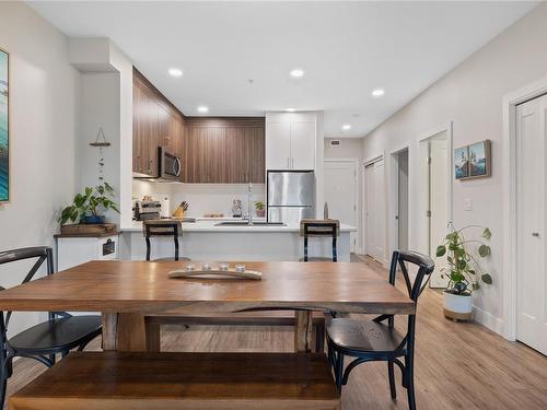 107-6540 Metral Dr, Nanaimo, BC - Indoor Photo Showing Dining Room