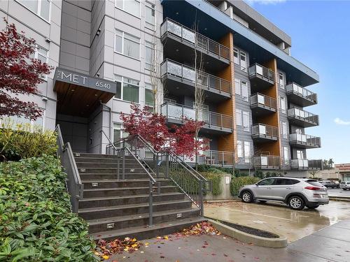 107-6540 Metral Dr, Nanaimo, BC - Outdoor