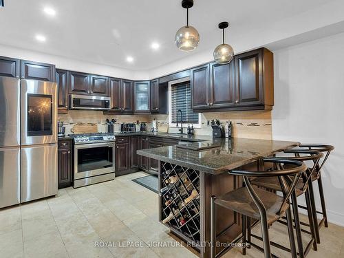 6412 Newcombe Dr, Mississauga, ON - Indoor Photo Showing Kitchen