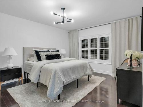 6412 Newcombe Dr, Mississauga, ON - Indoor Photo Showing Bedroom