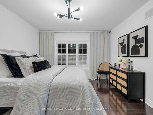 6412 Newcombe Dr, Mississauga, ON - Indoor Photo Showing Bedroom