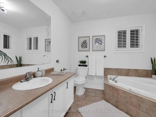 6412 Newcombe Dr, Mississauga, ON - Indoor Photo Showing Bathroom