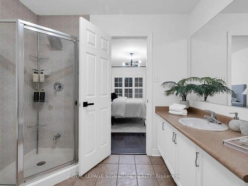 6412 Newcombe Dr, Mississauga, ON - Indoor Photo Showing Bathroom