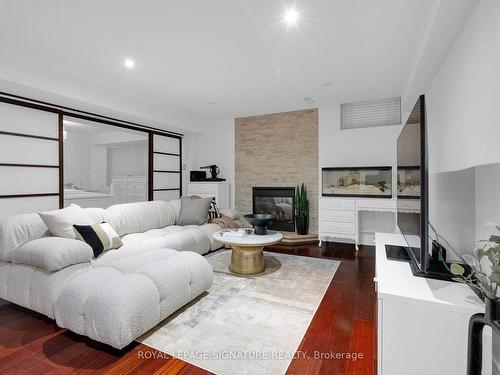 6412 Newcombe Dr, Mississauga, ON - Indoor Photo Showing Living Room With Fireplace