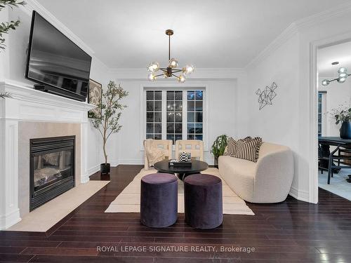 6412 Newcombe Dr, Mississauga, ON - Indoor Photo Showing Living Room With Fireplace