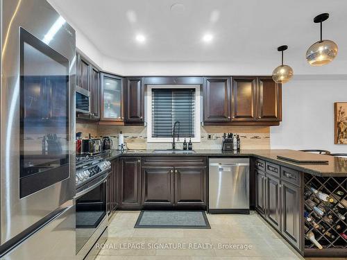 6412 Newcombe Dr, Mississauga, ON - Indoor Photo Showing Kitchen