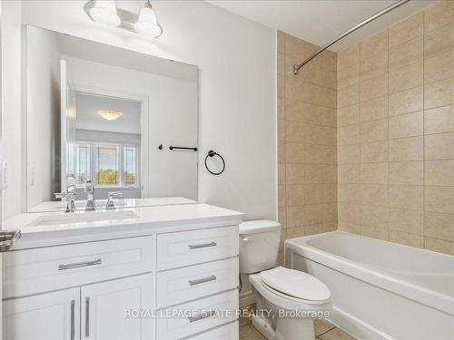 142 Edenrock Dr, Hamilton, ON - Indoor Photo Showing Bathroom