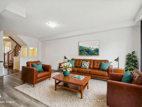 142 Edenrock Dr, Hamilton, ON - Indoor Photo Showing Living Room