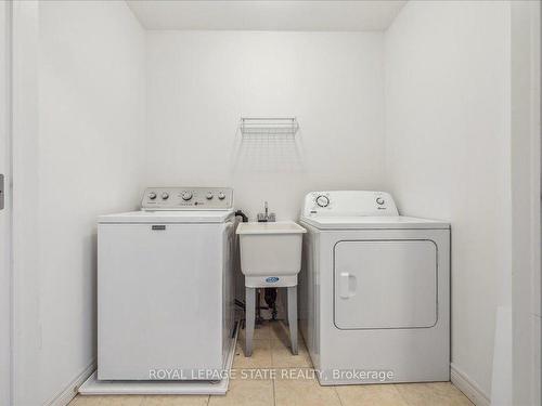 142 Edenrock Dr, Hamilton, ON - Indoor Photo Showing Laundry Room