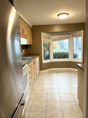 276 Benesfort Cres, Kitchener, ON - Indoor Photo Showing Kitchen With Double Sink