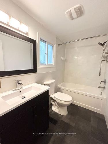 276 Benesfort Cres, Kitchener, ON - Indoor Photo Showing Bathroom