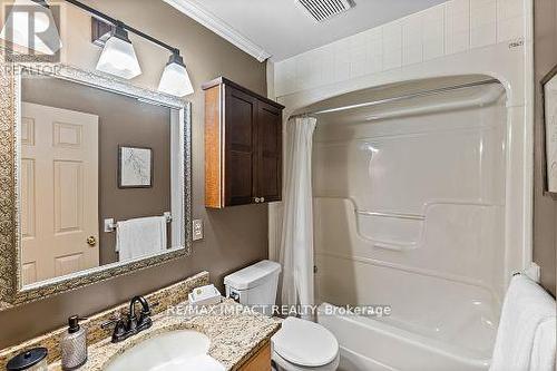 14 Dawson Road, Otonabee-South Monaghan, ON - Indoor Photo Showing Bathroom