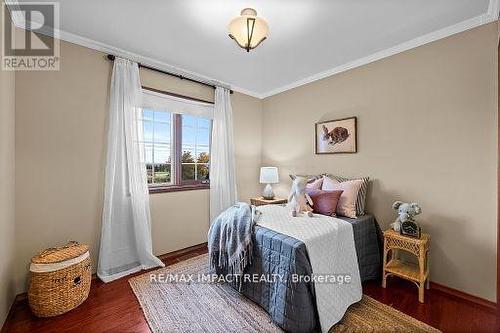 14 Dawson Road, Otonabee-South Monaghan, ON - Indoor Photo Showing Bedroom