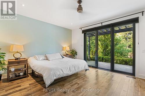 566 Lansdowne Avenue, Niagara-On-The-Lake (Town), ON - Indoor Photo Showing Bedroom