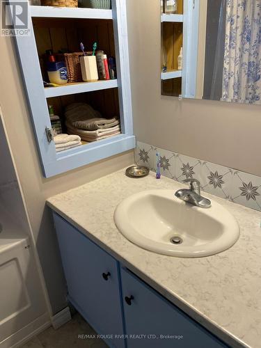 22 Valleyview Drive, Hamilton Township, ON - Indoor Photo Showing Bathroom