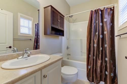 101-150 Mallach Road, Kelowna, BC - Indoor Photo Showing Bathroom